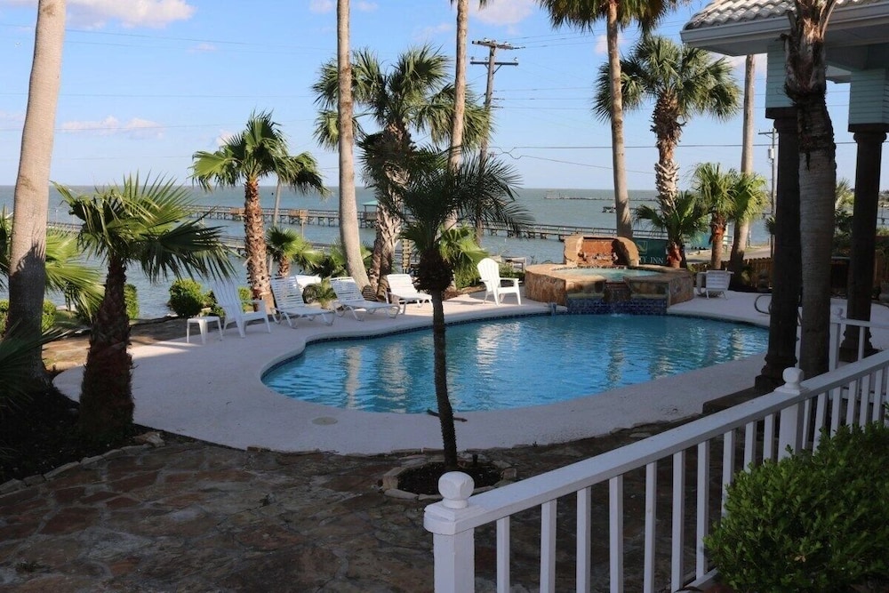 Pelican Bay Resort