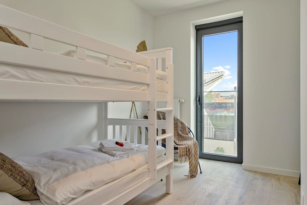 Brand new Family House With Roof Terrace