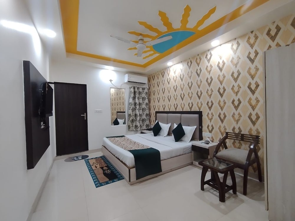 HOTEL AERO HOMESTAY