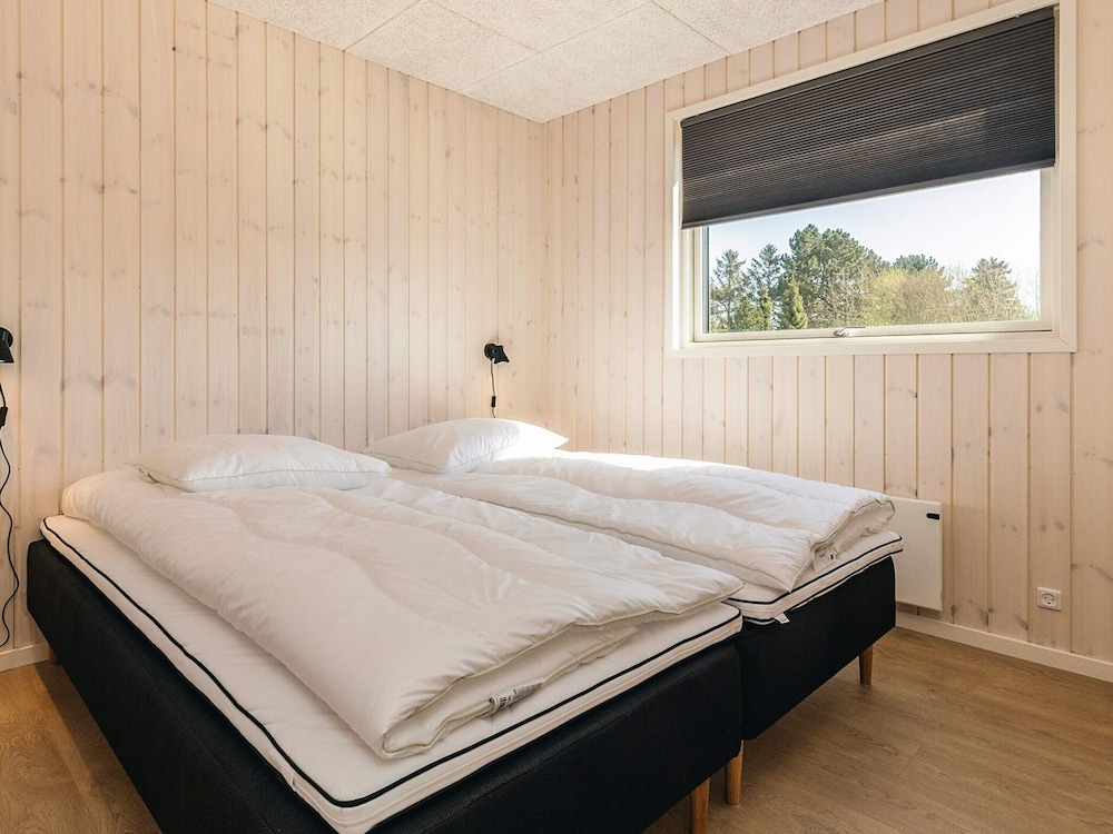 5 Star Holiday Home in Humble