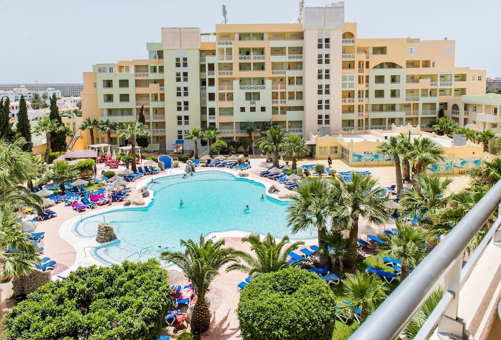 Hotel Fenix Beach Apartamentos - Image 1