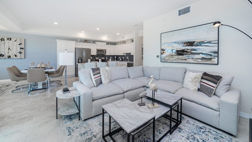 Storey Lake Resort 2 Bedroom Condo w Balcony and Amenities 2 Condo
