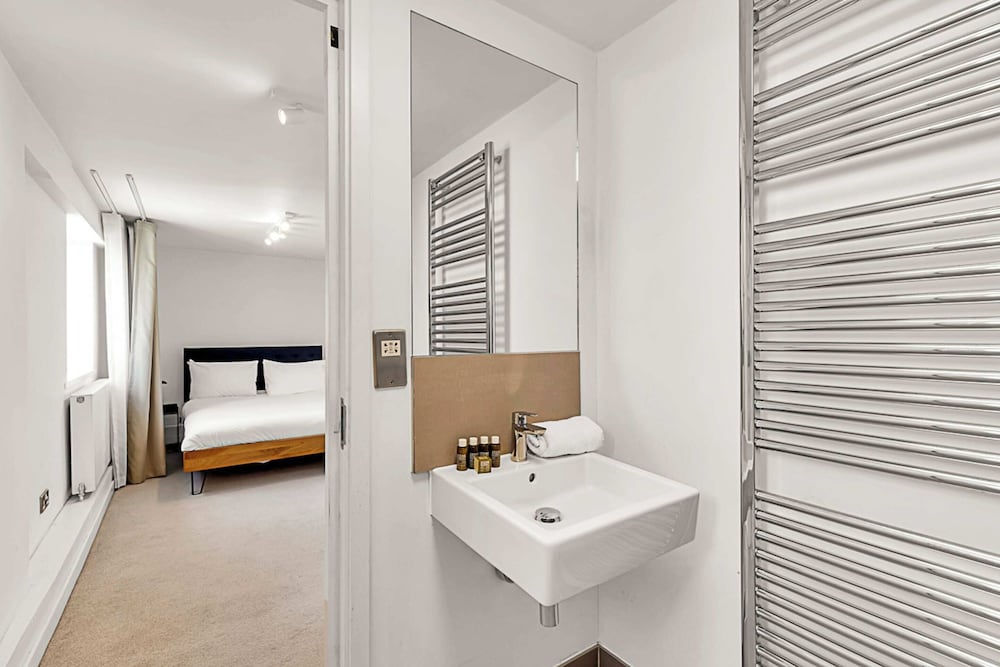 Chic Belgravia Apartment