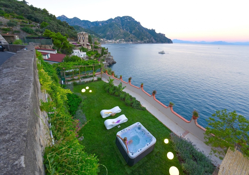 Villa Blue Sea Amalfi view 4