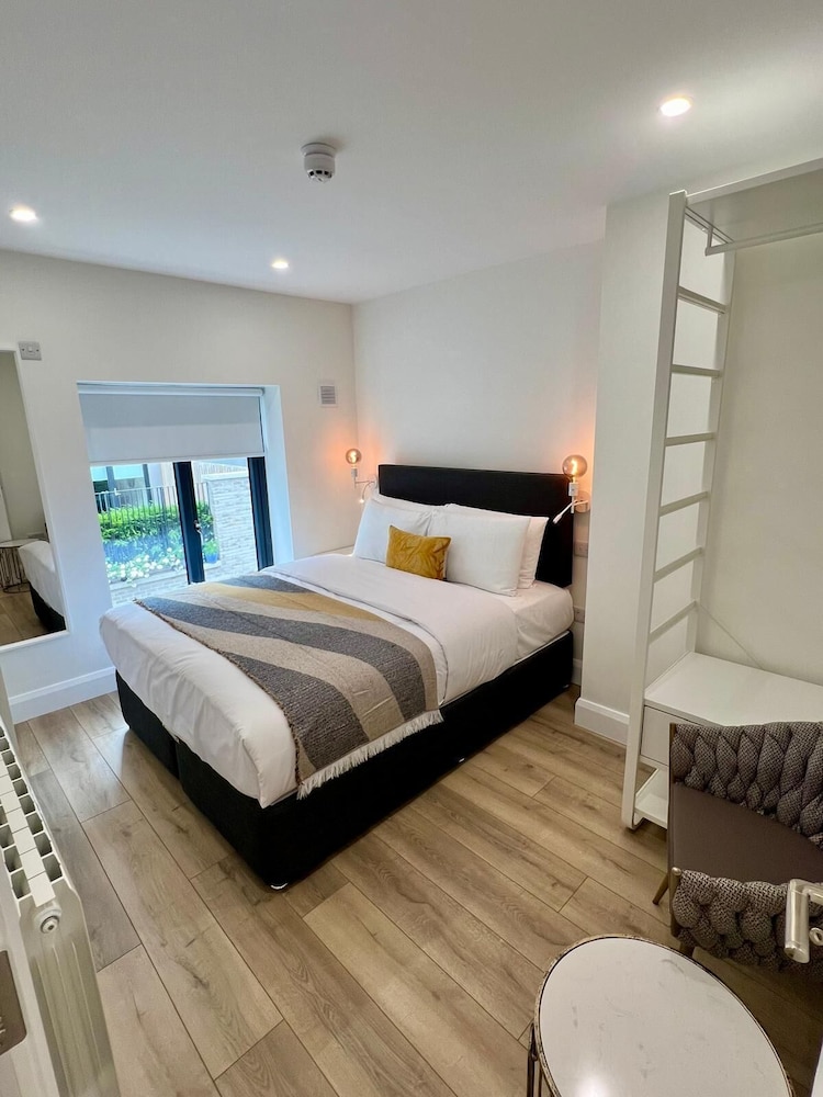 IFSC Townhouse Apartments