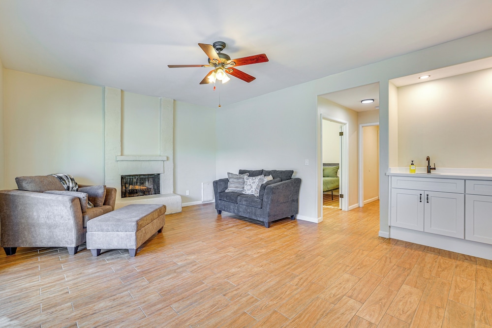 Hike, Golf & Explore: Large Phoenix Home w/ Grill