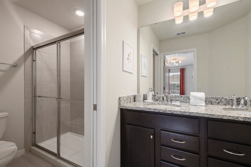 Relax in Style Pool, Resort Amenities, Near Disney