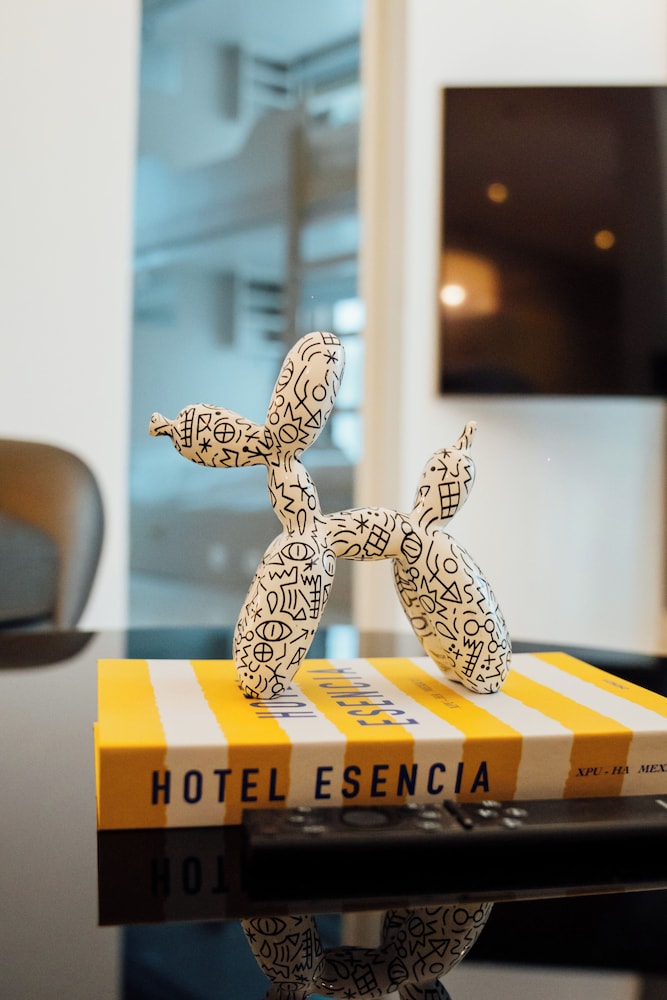 Grapeful Stay – Luxury Hostel Paramount Tower Business Bay