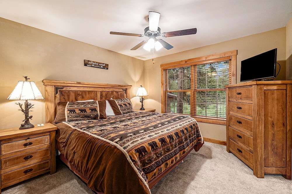 Solitude Bighorn 9 - Estes Park 2 Bedroom Condo by RedAwning - Property Image 24