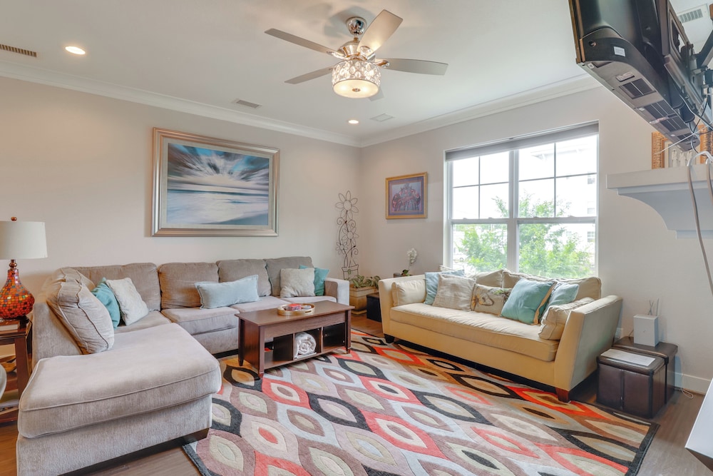 Walk to Ocean: Group Getaway in Virginia Beach!