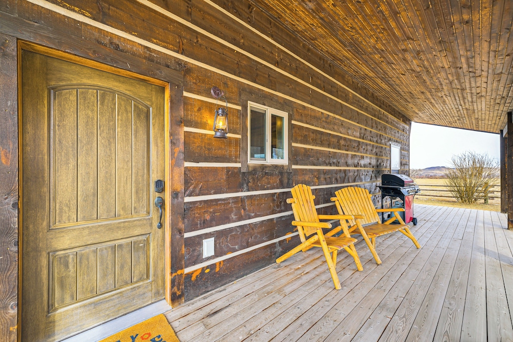 Hike, Hunt & Unwind: Mtn-view Cabin in Del Norte!