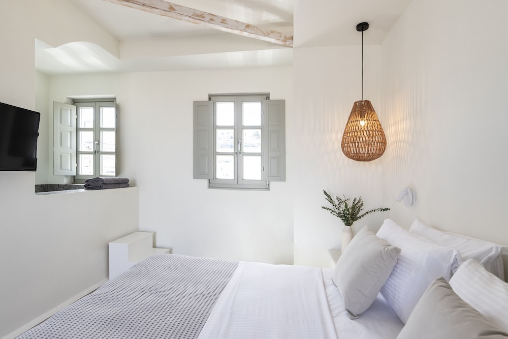 Frescoes Luxury Suites view 4