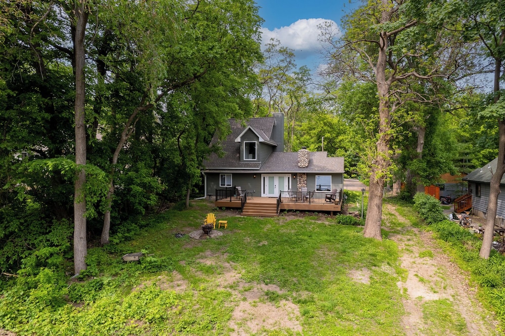 Cottage on Medicine Lake
