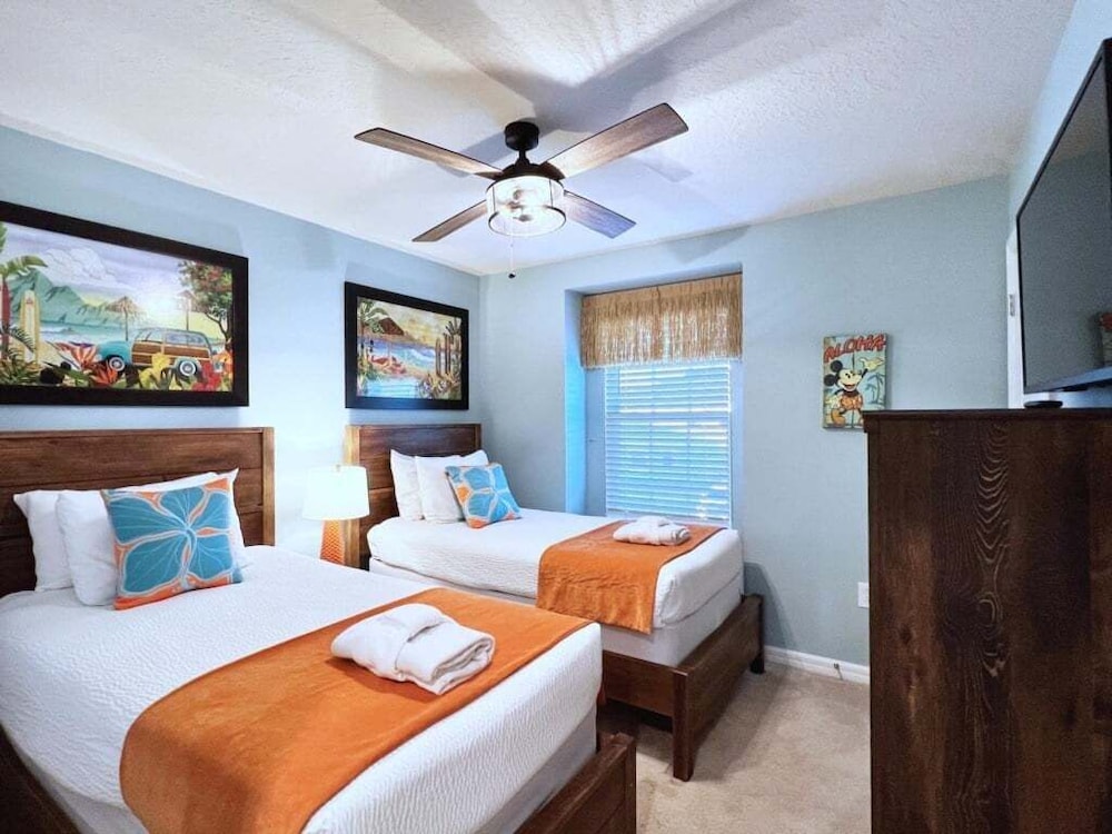 Large 5 Bed Family Townhome With Splash Pool 5 Bedroom Townhouse
