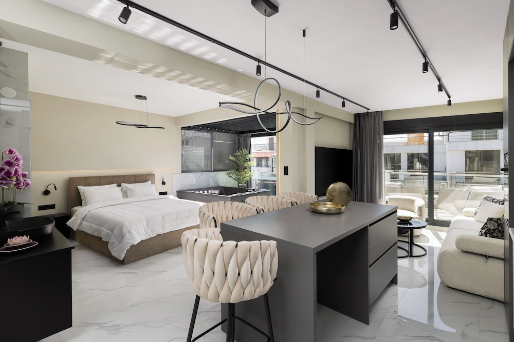 Ophelia Suites by halu!
