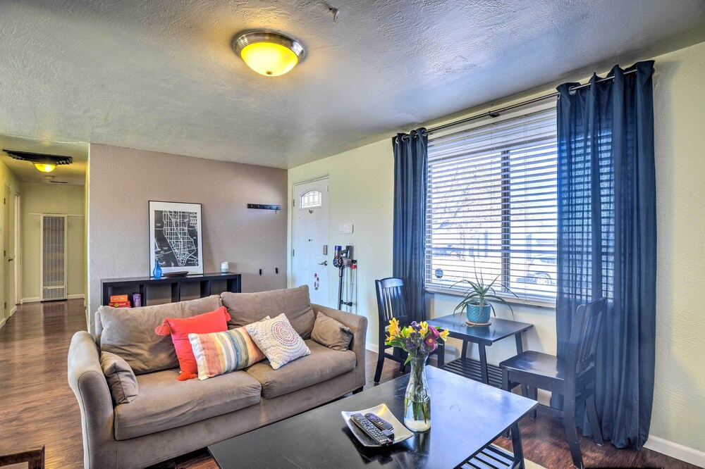 Vibrant ABQ Adobe Den: Mtn Views, Walk to Park! view 4