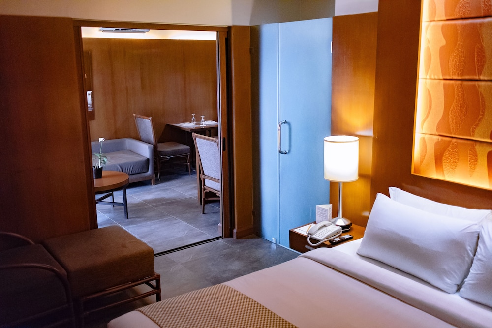 Crown Regency Beach Resort