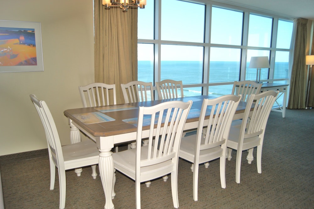 Seaside Resort 1003 3 Bedroom Condo by RedAwning