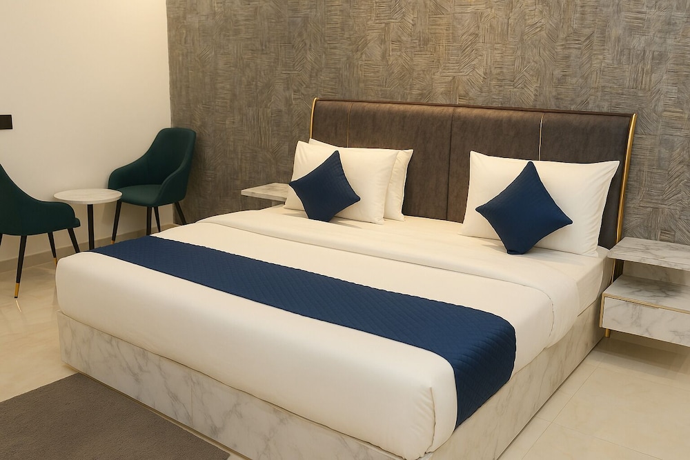 Let'stay- Sector-70 Noida