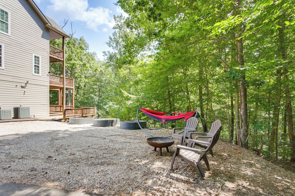 3 Mi to Pickwick Lake: Spacious Family Getaway