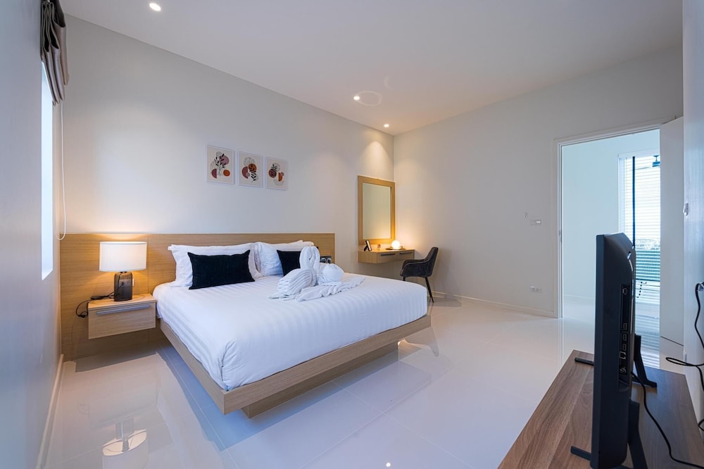 Modern 3 Bedroom Villa AS1