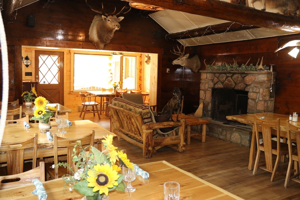 Creekside Lodge at Yellowstone