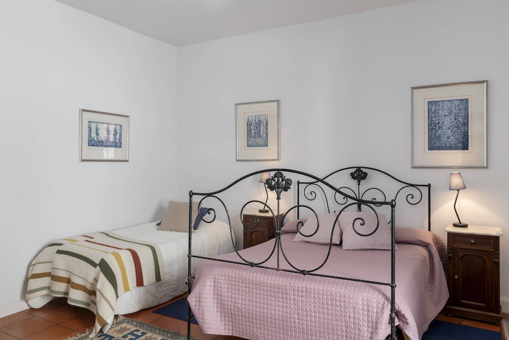 On the North Coast, by the sea - Casa do Terreiro view 3