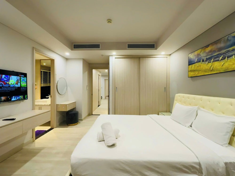 Gold Coast Balcony Serviced Apartment