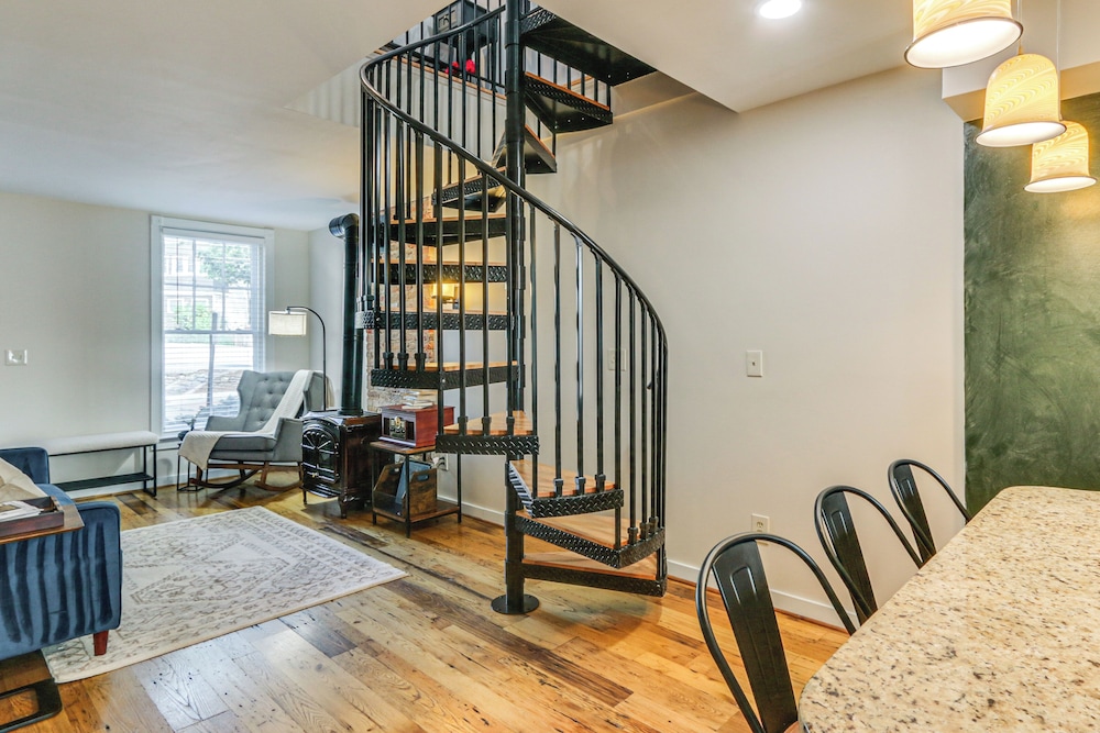 Dtwn at Your Door: Historic Frederick Gem w/ Yard!