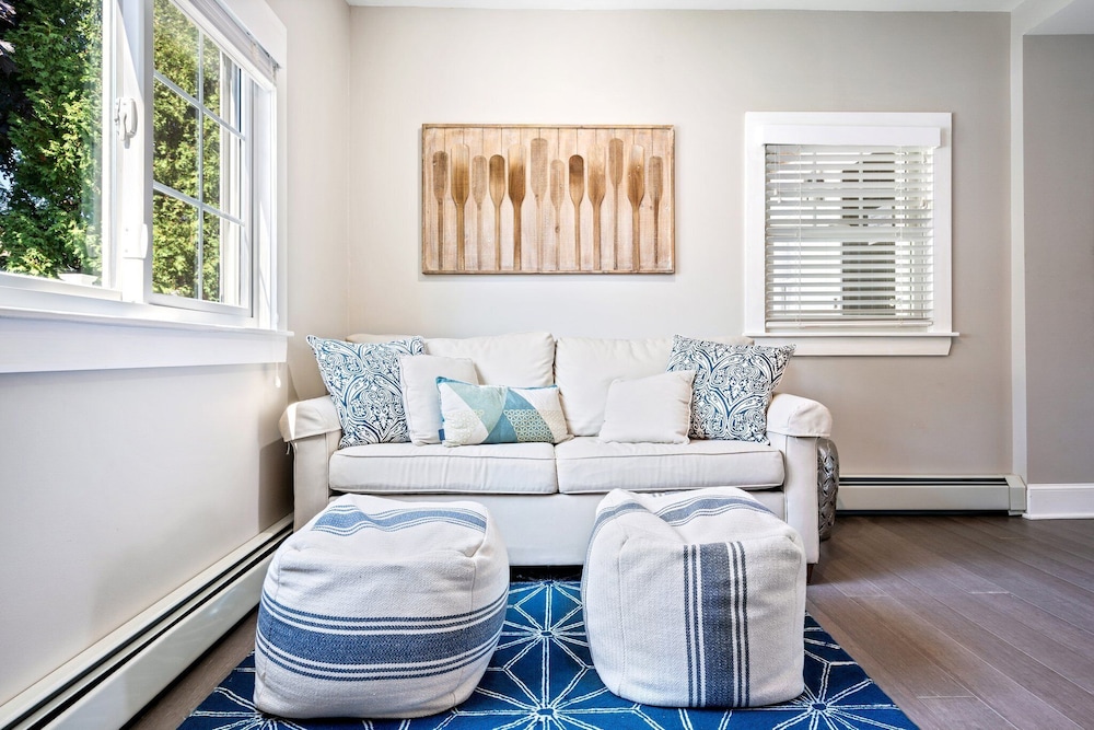 Beachwood Getaway Sleeps 10!
