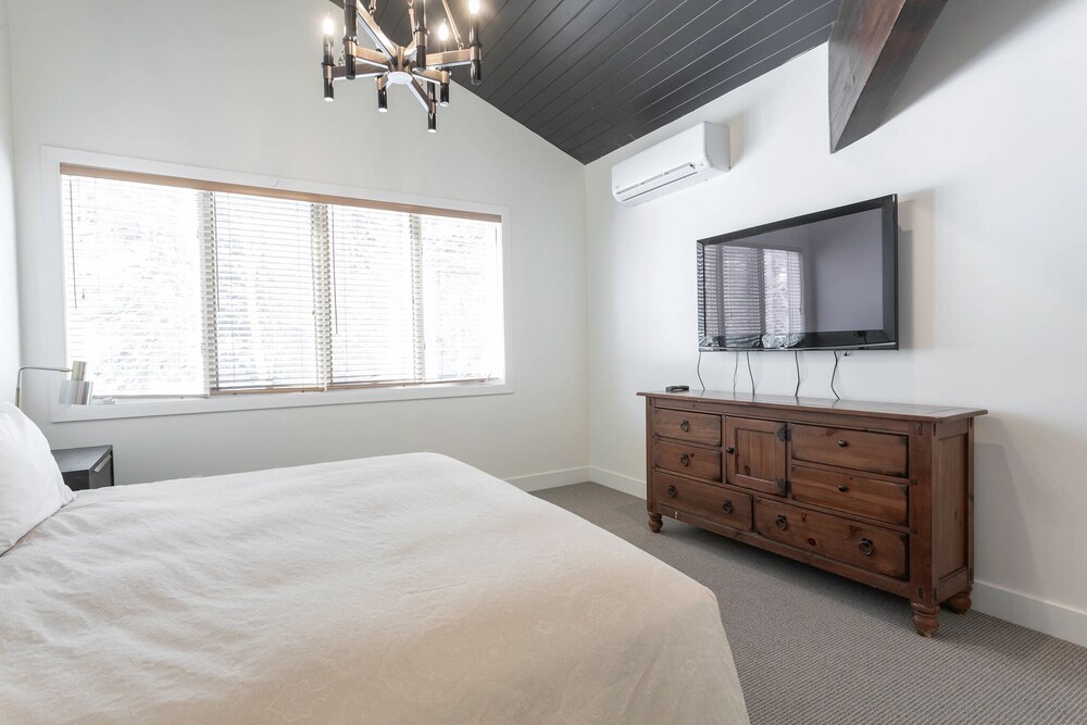 Trail's End Lodge at Deer Valley Resort - Three Bedroom Residence with Den and Spa #303 3 Condo