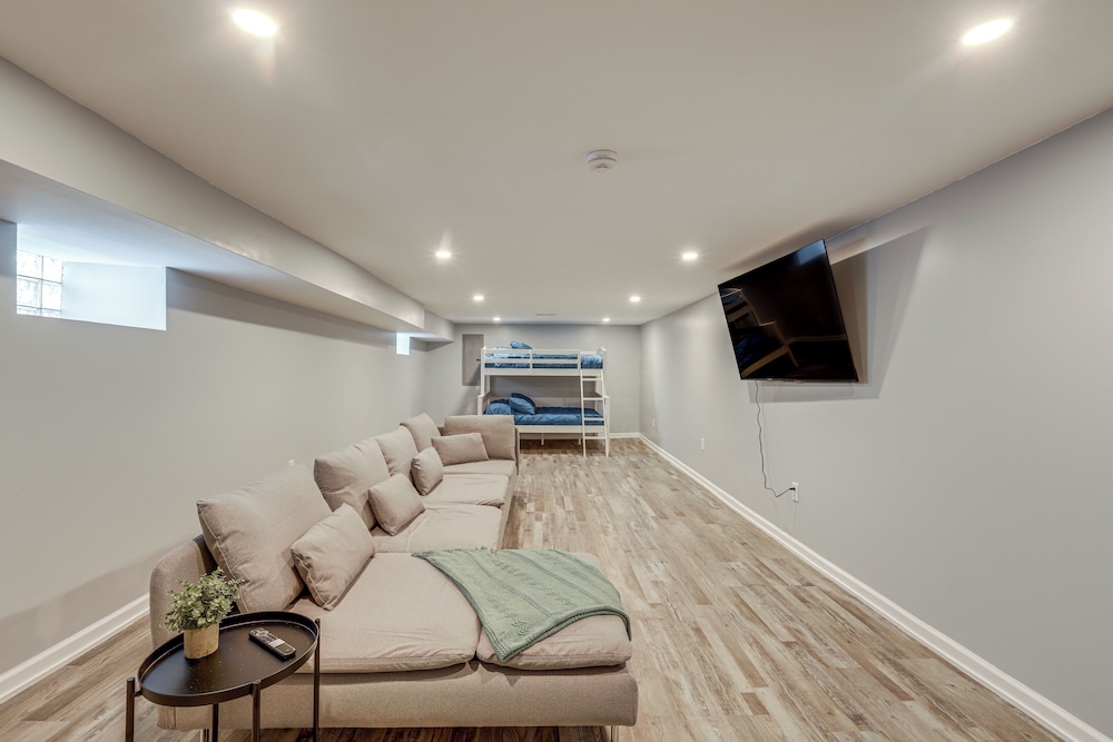 Group Getaway w/ Games & Patio in Philadelphia!