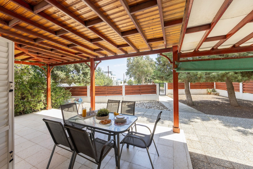 Larnaca Seaside Villa Marina 44