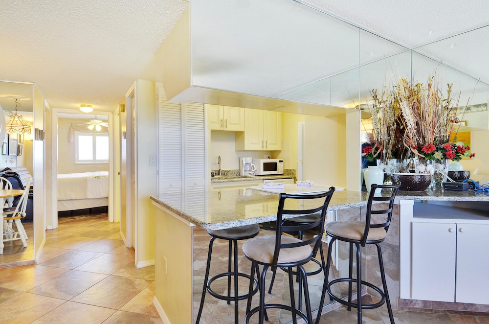 Sunset Chateau 506 - Premier