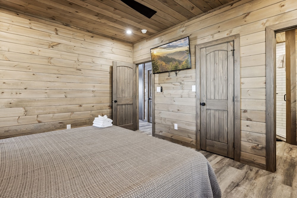 Jerne To The Top 4 Bedroom Cabin