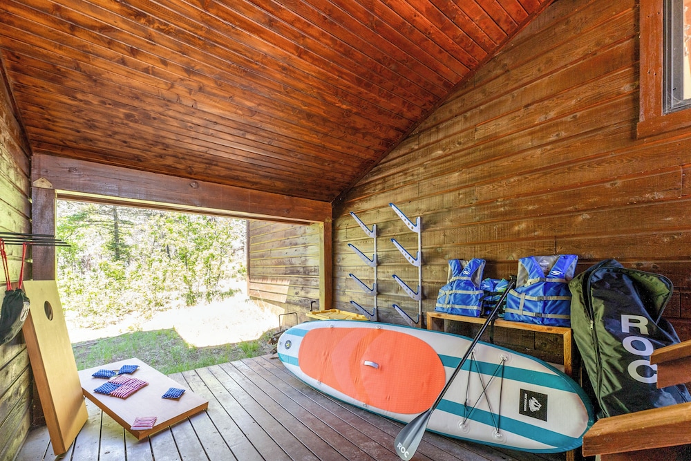 2 Min to Hiking: Cabin w/ Deck in Angel Fire