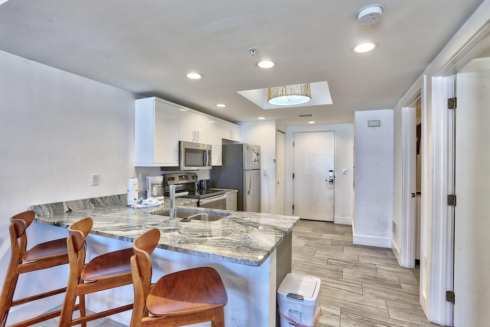 Oceana 203 West