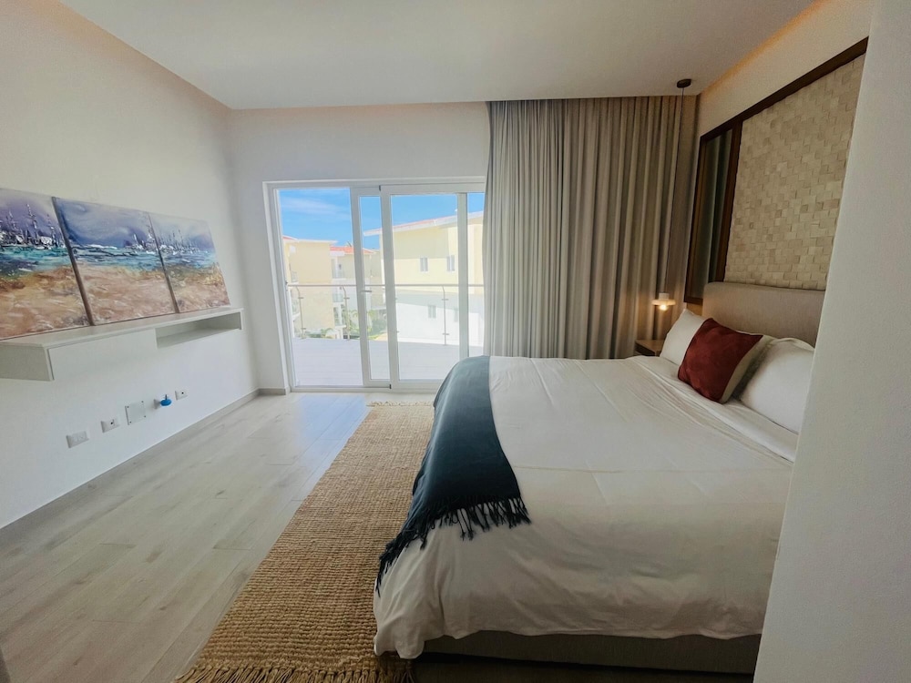 Beauty Apartment From Steps To The Beach F41 view 2