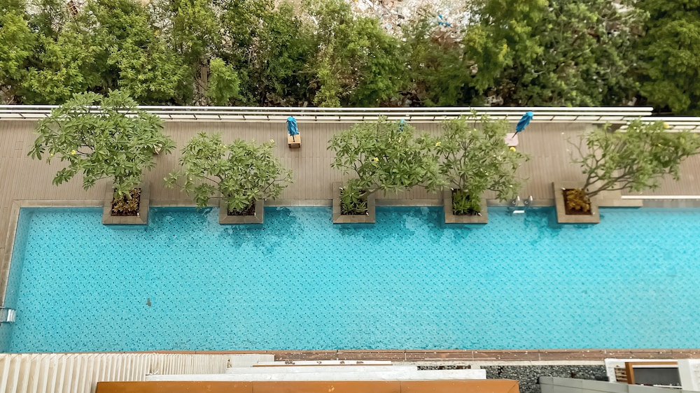 Elegant and Spacious Studio at Kemang Mansion Apartment