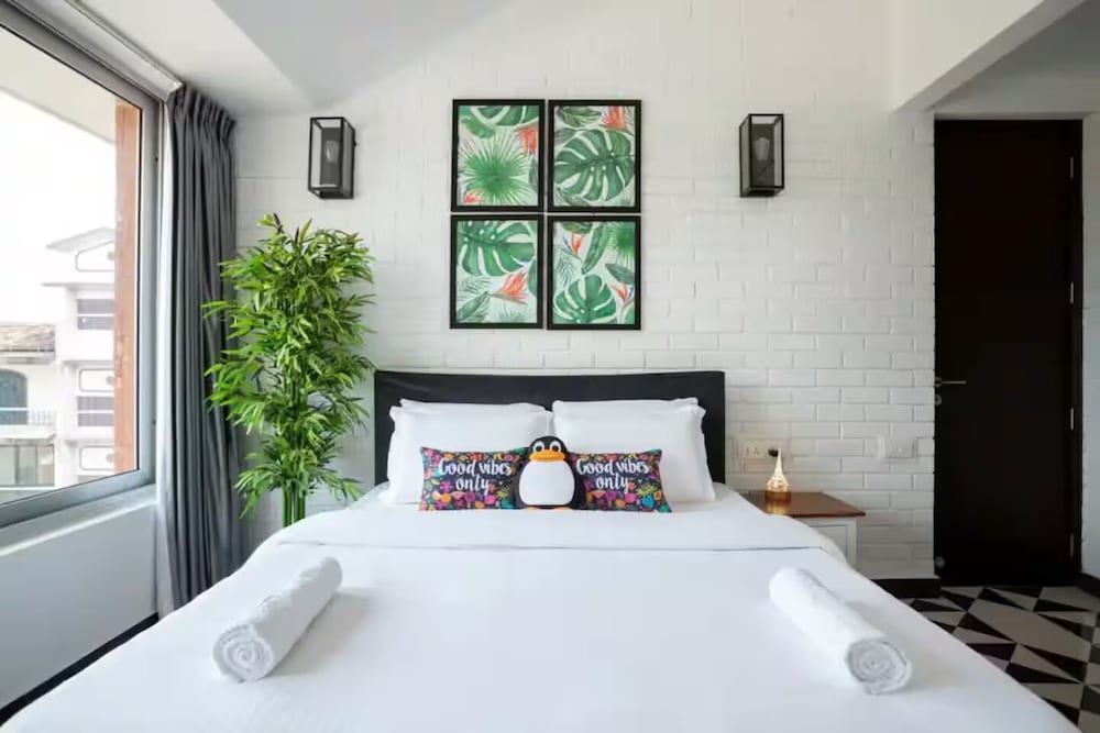 The Coastal Nest - 2BHK by Da Alohas