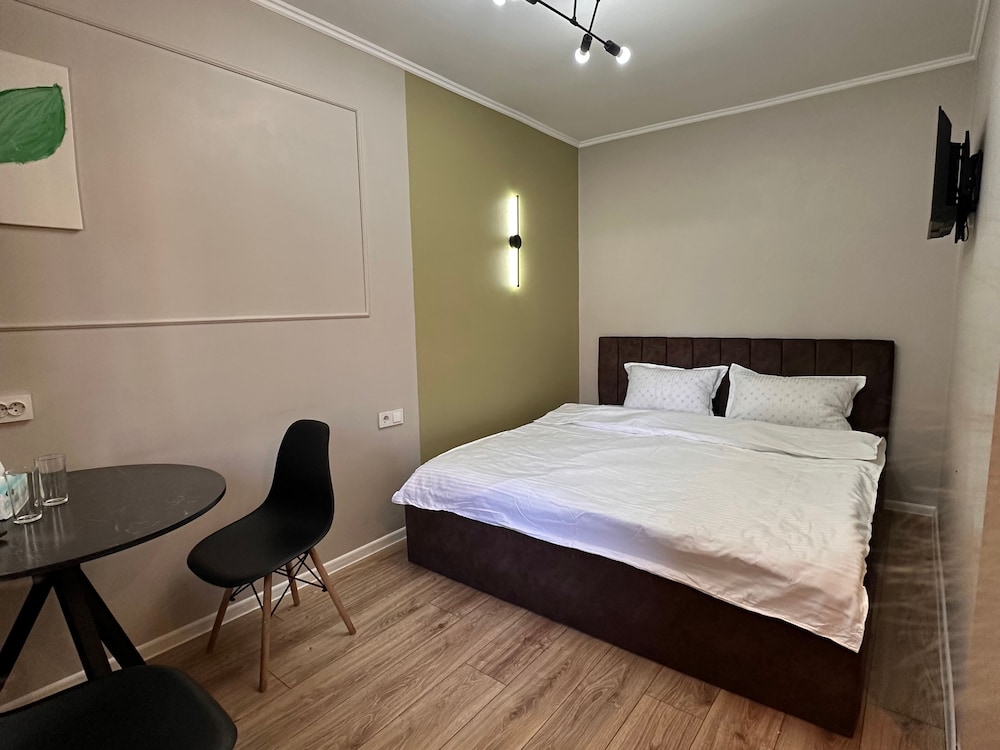 Riviera Hotel