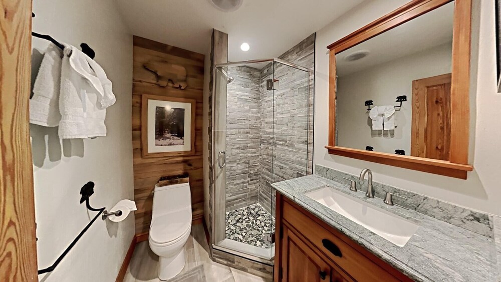 Beautiful 2 BR with 2 Full Lofts SLOPESIDE In Quiet Canyon Neighborhood! by RedAwning view 5