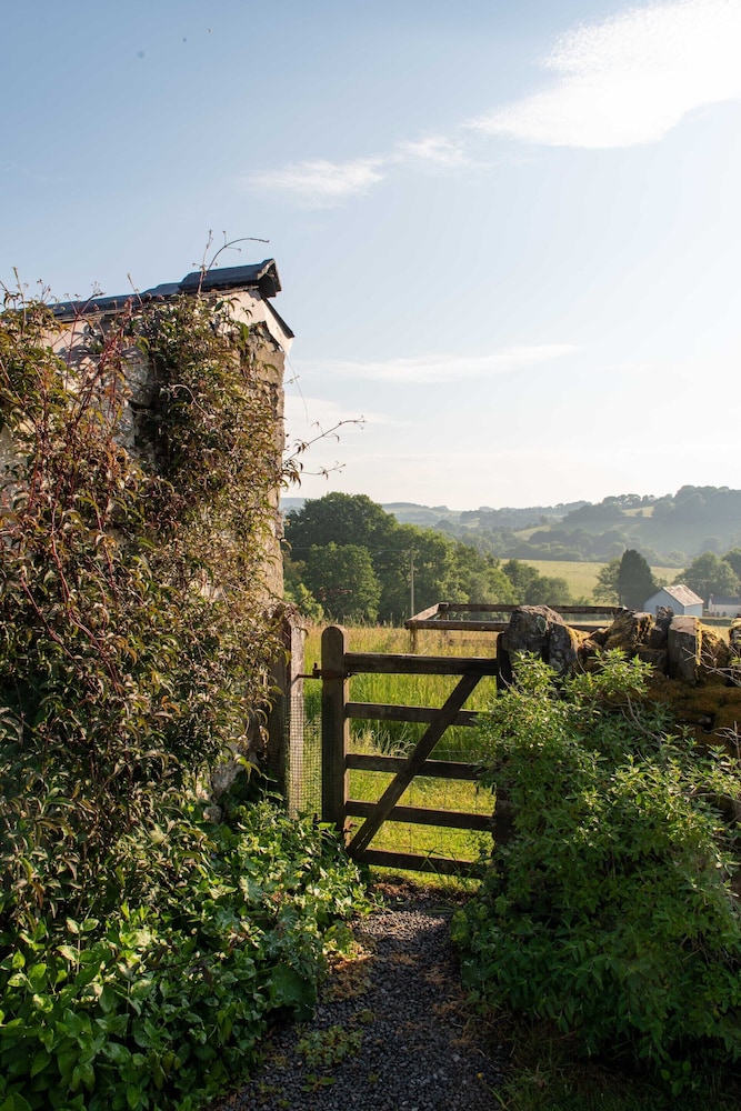 Alltybrain Farm Cottages and B&B