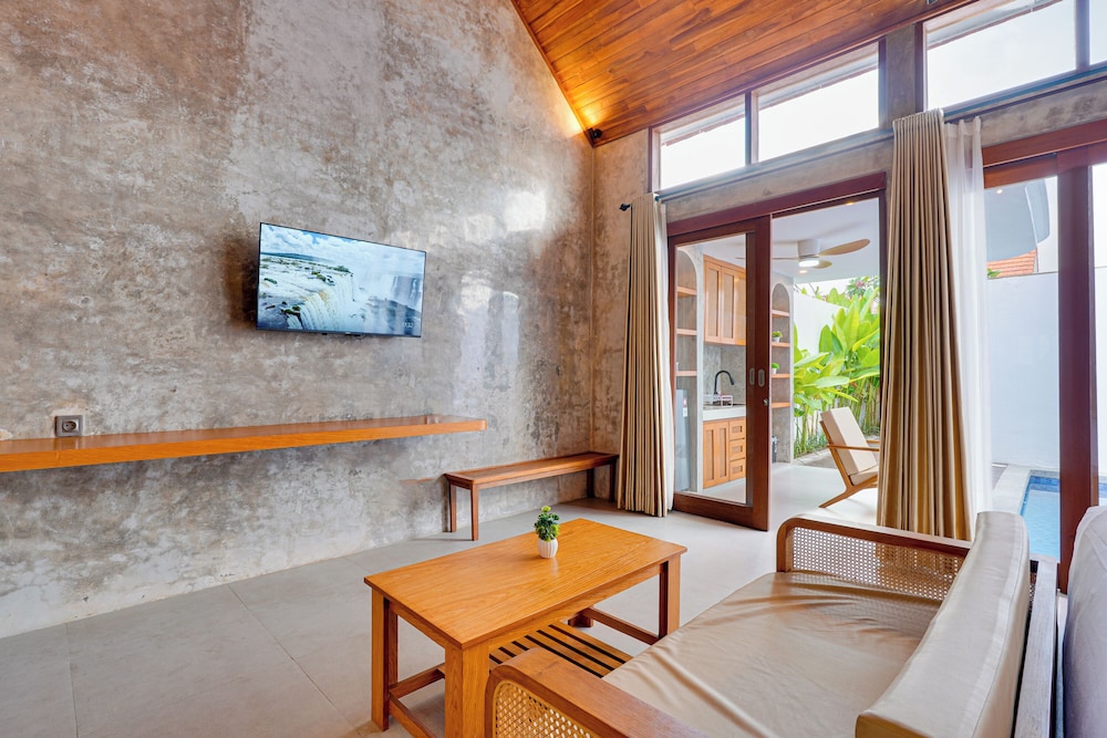 LaLuxe Villa and Residence