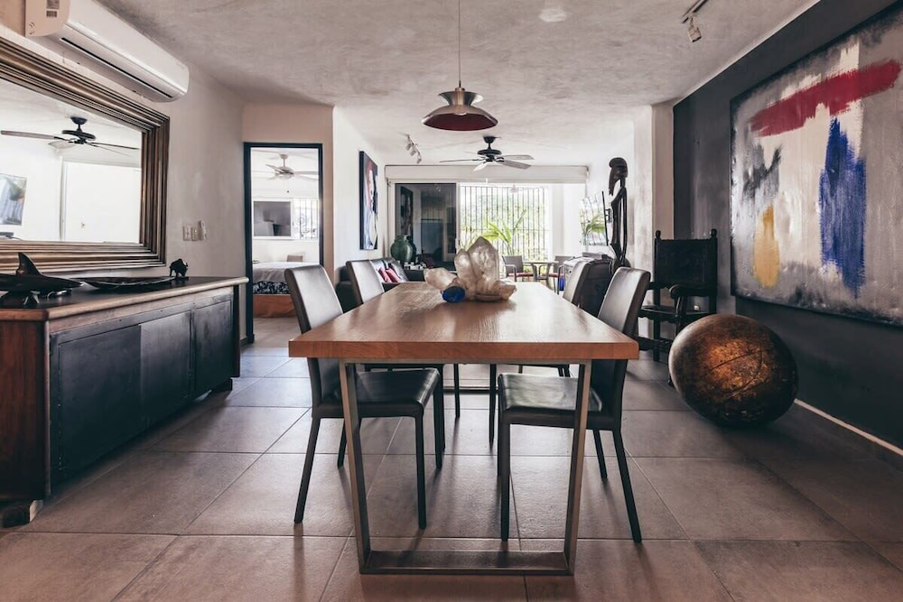 Cozy 2BR King Beds - Rooftop Pool - Fast Wifi