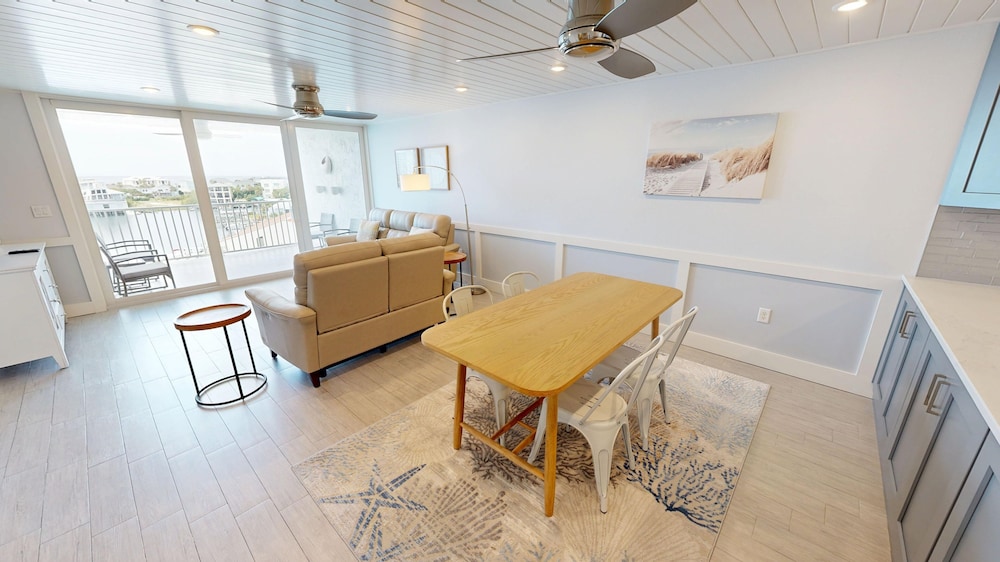 Dolphin Point 604c 2 Bedroom Condo