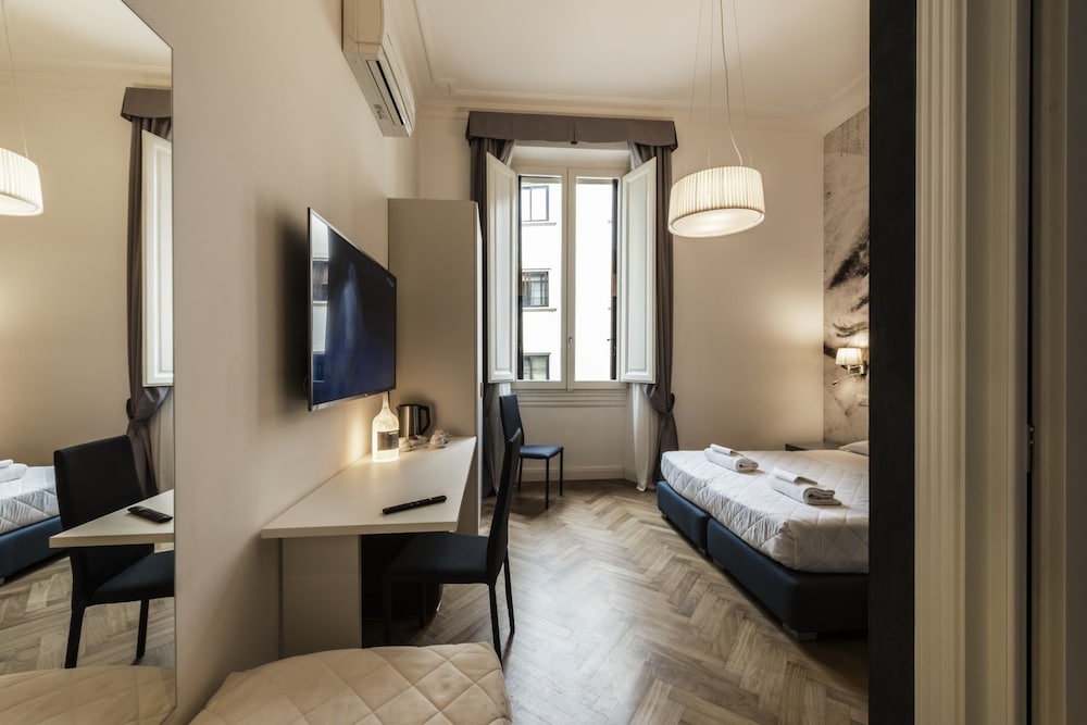 Daphne Guest Hause