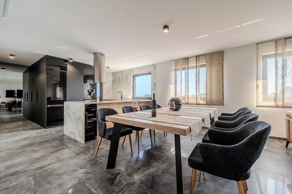 Penthouse Adela
