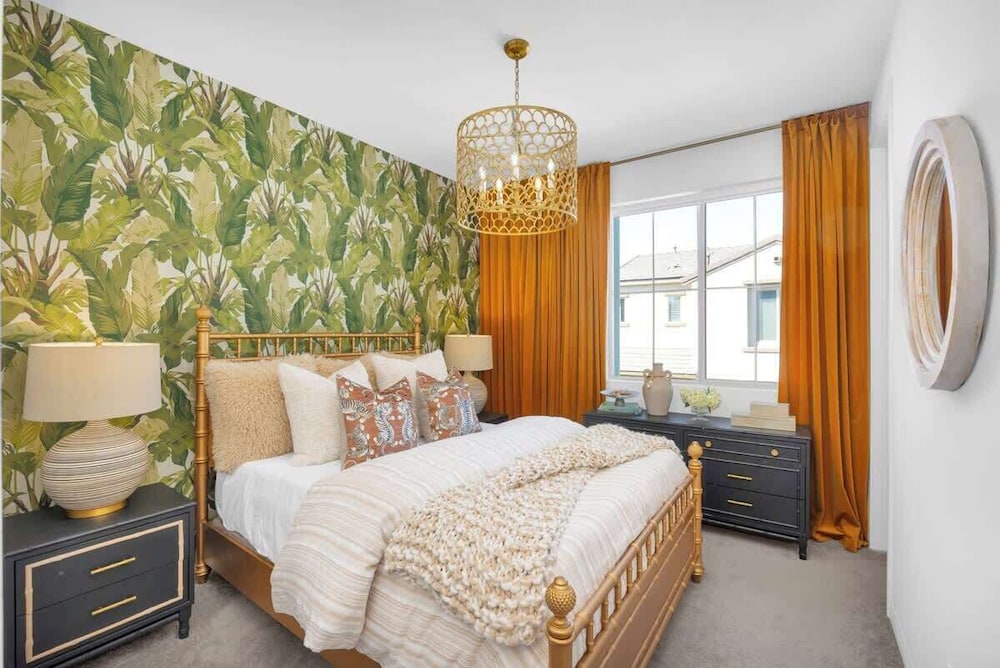 @marbella Lane - Stylish Dream Home in RMV w/ Pool