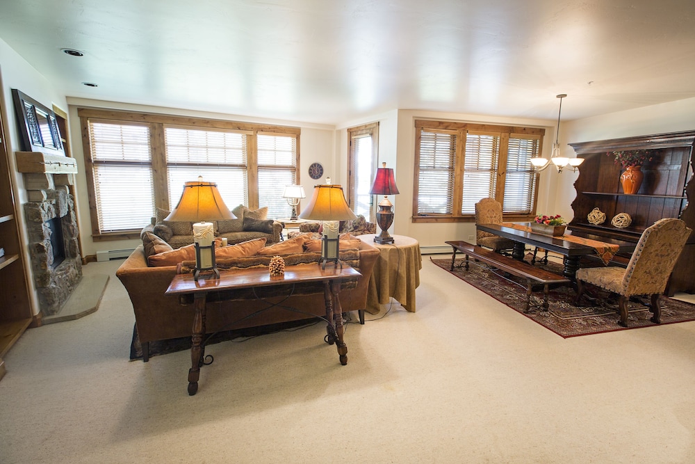 WestWall Lodge - Property Image 47